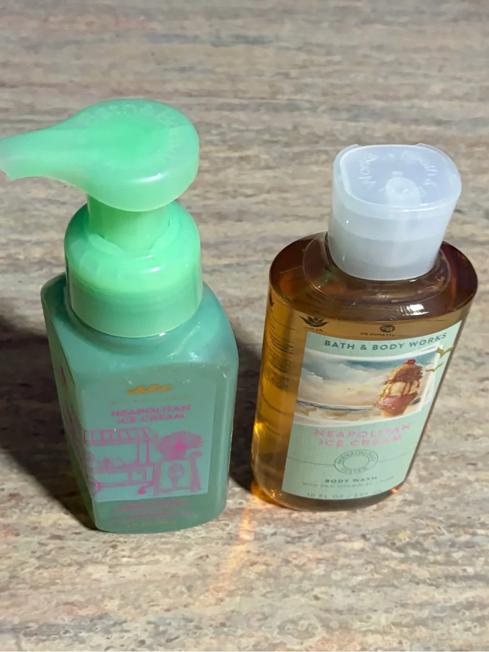 Bath & Body Works Neapolitan Ice Cream Shower Gel Foaming Hand Soap - Mint Green